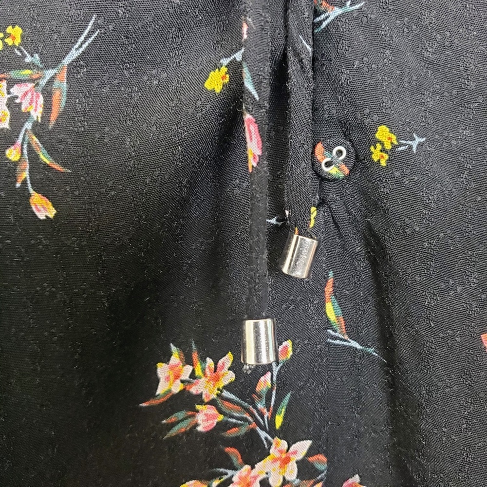 Buffalo David Bitton Black Floral Printed Flutter Sleeve Tunic Top - Picture 6 of 9
